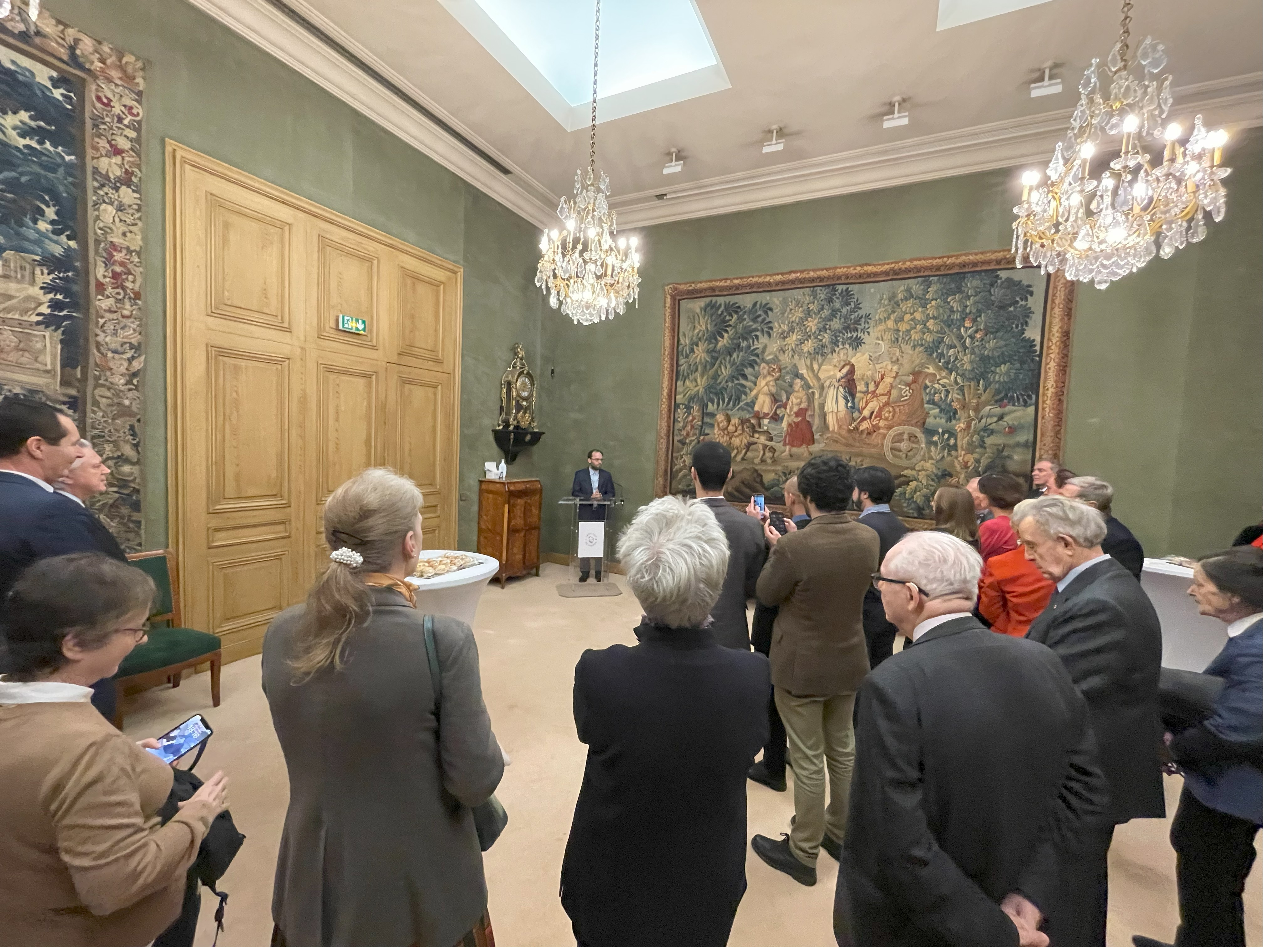 Serge SUR remet le prix Thibaudet à David TEURTRIE