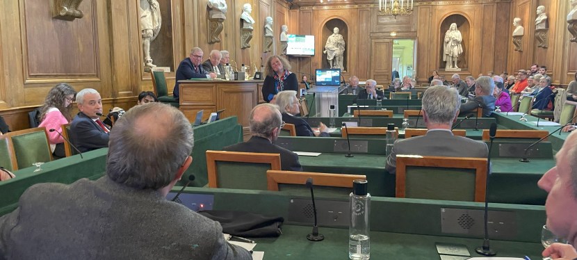 Communication de Sylvie BRUNEL « La Terre des hommes est belle. Une géographie amoureuse »