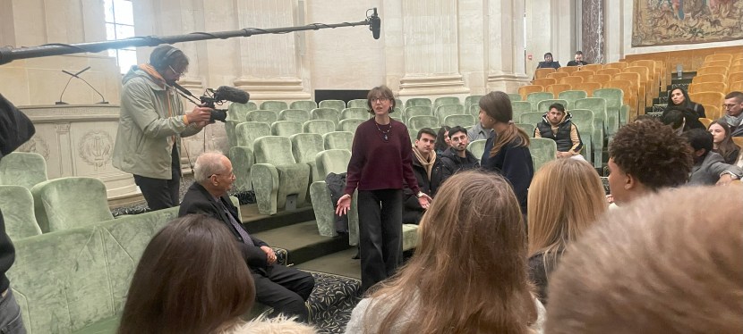 Les jeunes déclament sous la Coupole