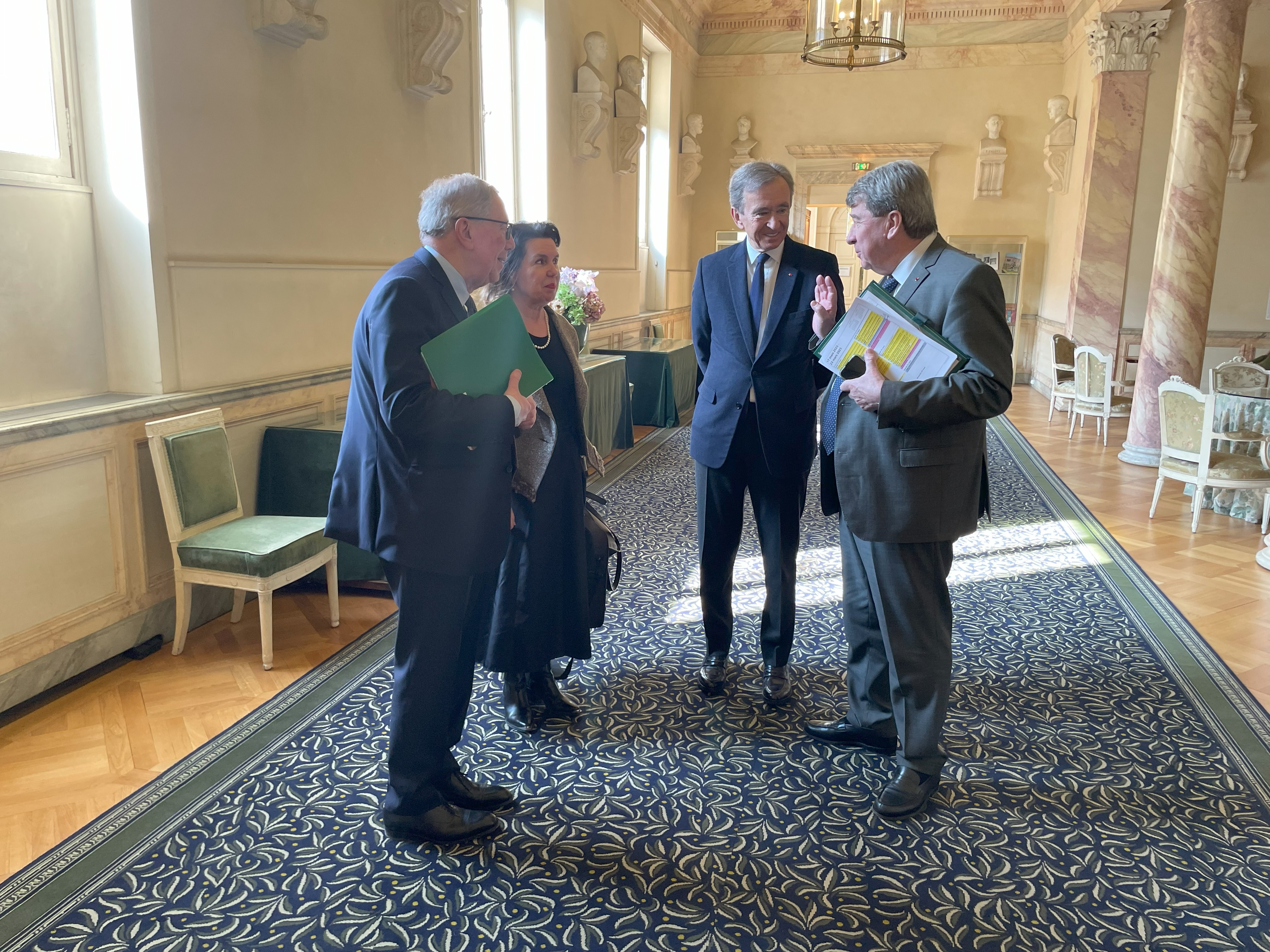 Accueil de Bernard ARNAULT et de Carole TALON-HUGON à l&rsquo;Académie