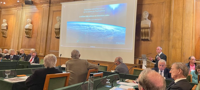 Communication de Laurent TOUCHART « Les eaux continentales : ressources et problèmes de gestion »