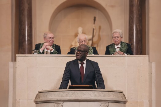 Cérémonie d’installation de Denis MUKWEGE à l&rsquo;Académie et Lecture de la notice sur la vie et les travaux de Javier PÉREZ DE CUÉLLAR (1920-2020)