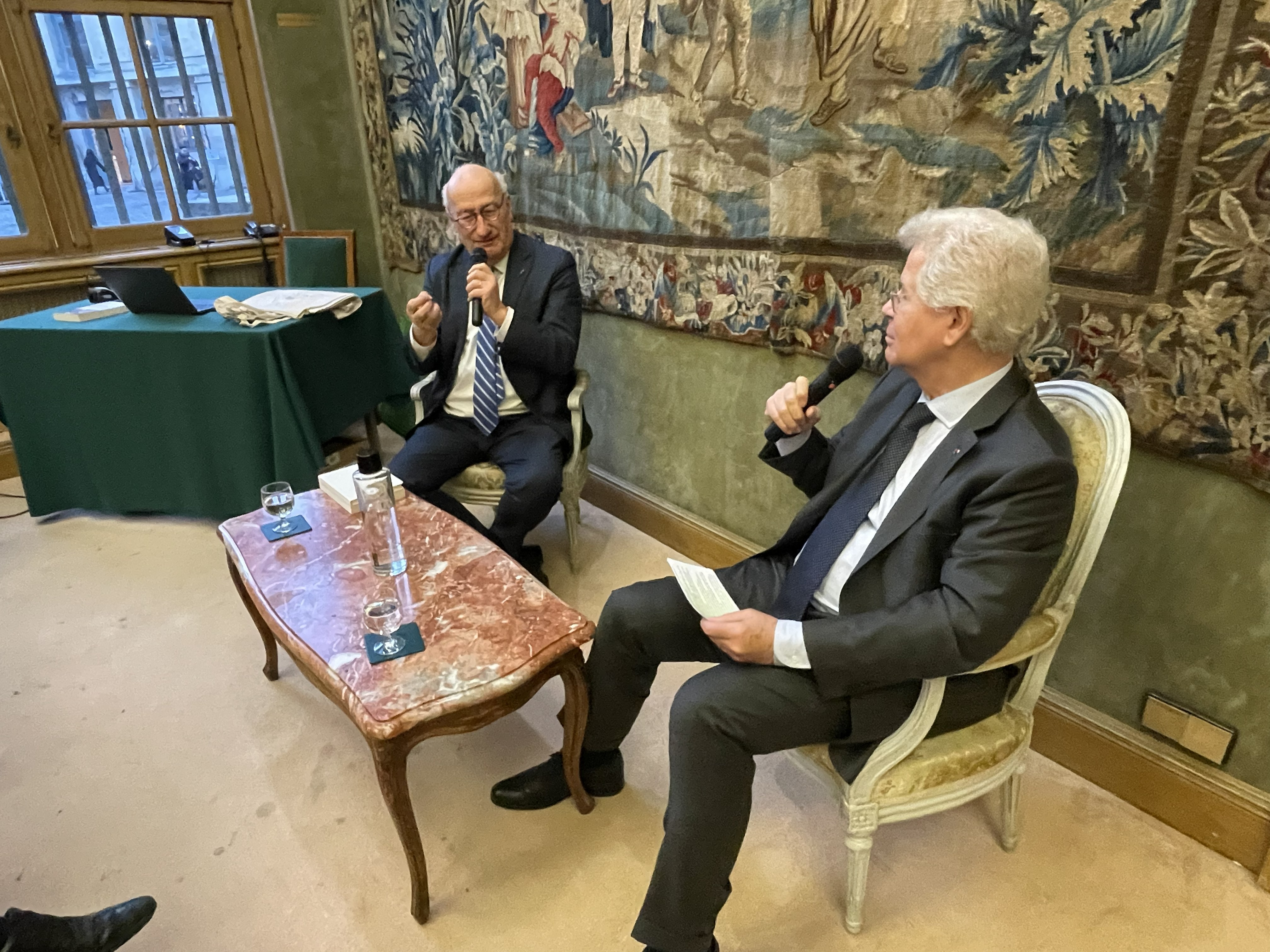 Discussion avec Philippe ÉTIENNE autour de son dernier ouvrage « Le sherpa »