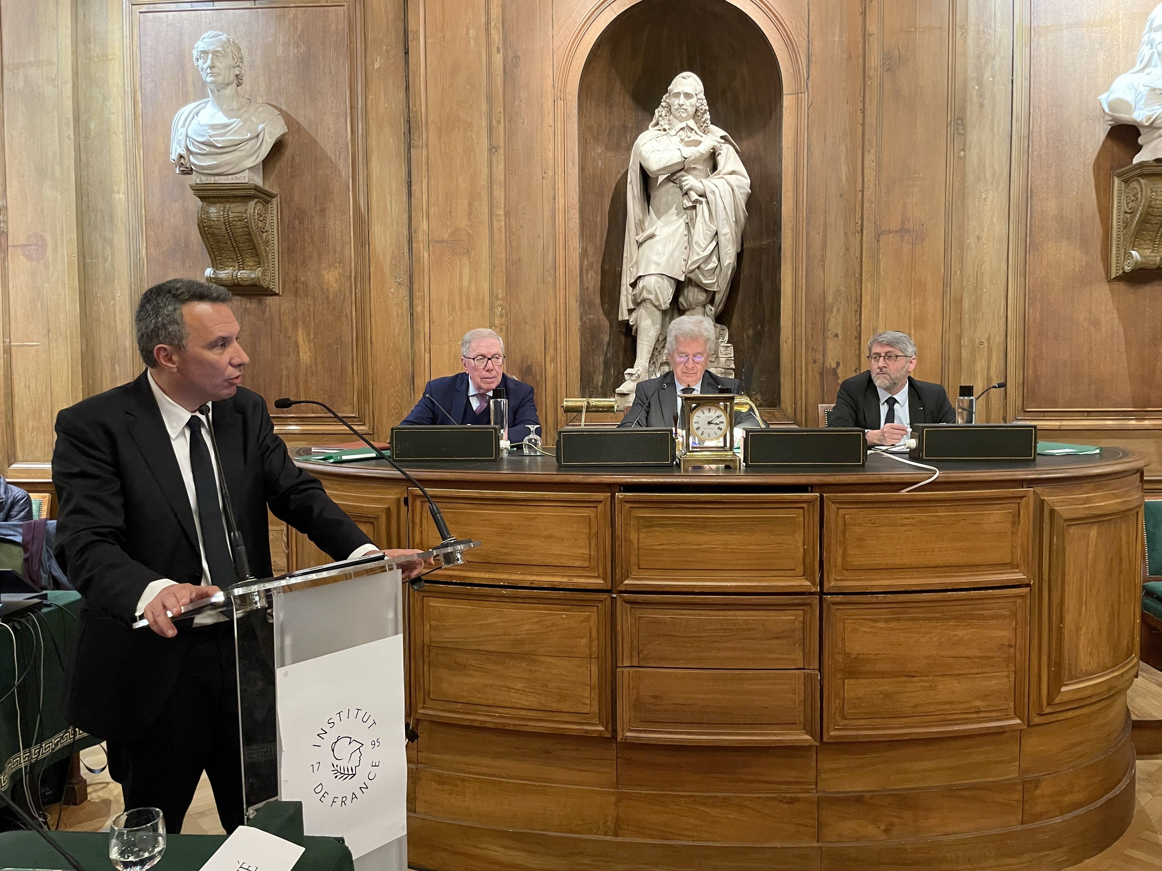 Communication de Camille GRAND « L’impact de la présidence de Donald Trump sur le continent européen dans le domaine militaire : la Russie, l’Ukraine et l’avenir de l’OTAN »